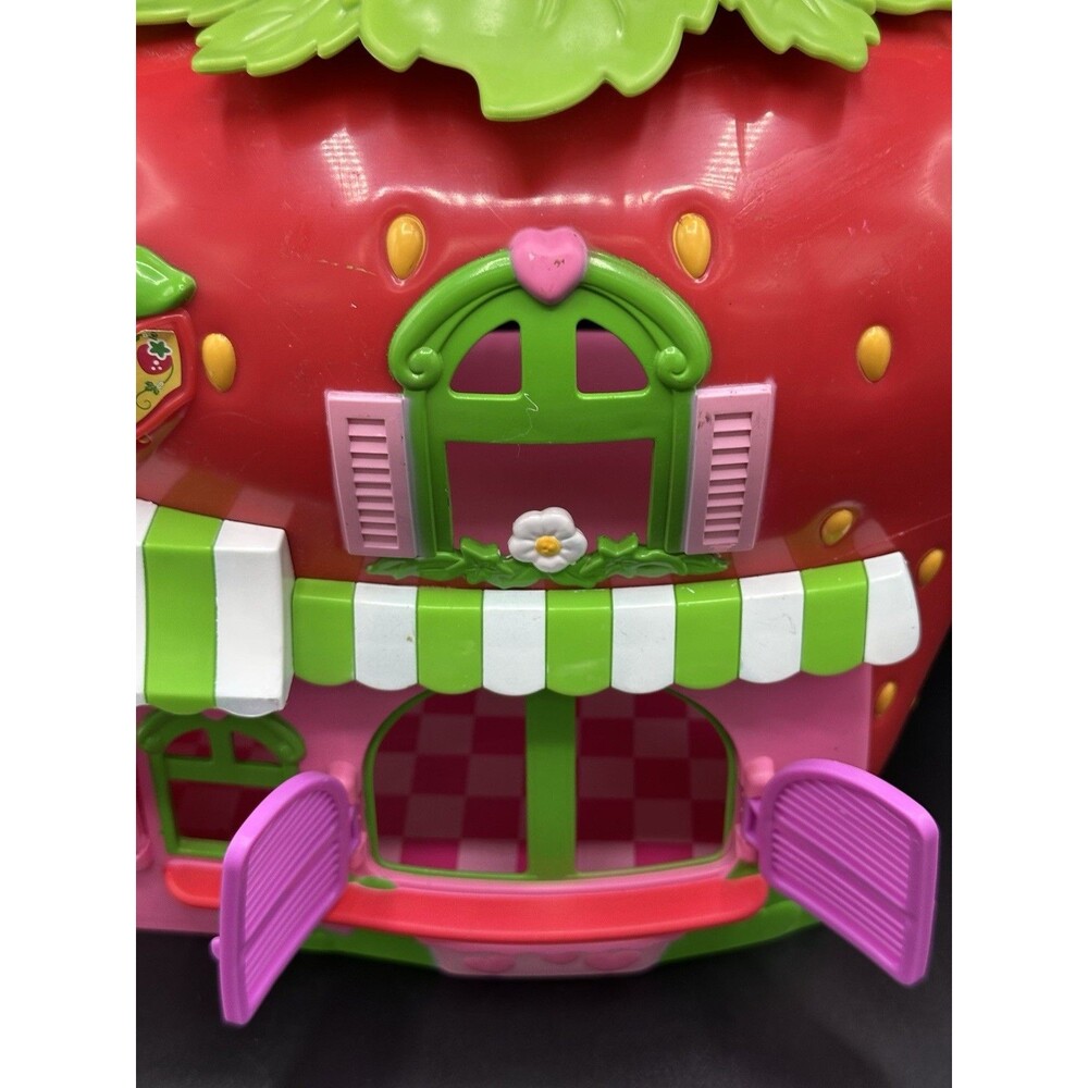 Strawberry Shortcake Twirly Bird Berry Cafe House Playset 15”